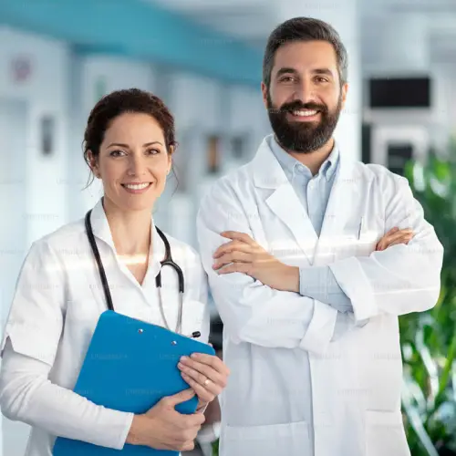 Imagen de médicos y testimoniales